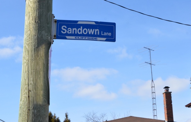 scarborough toronto street sign, Sandown Lane, Cliffside 